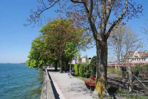 ชายหาดรอบเกาะ